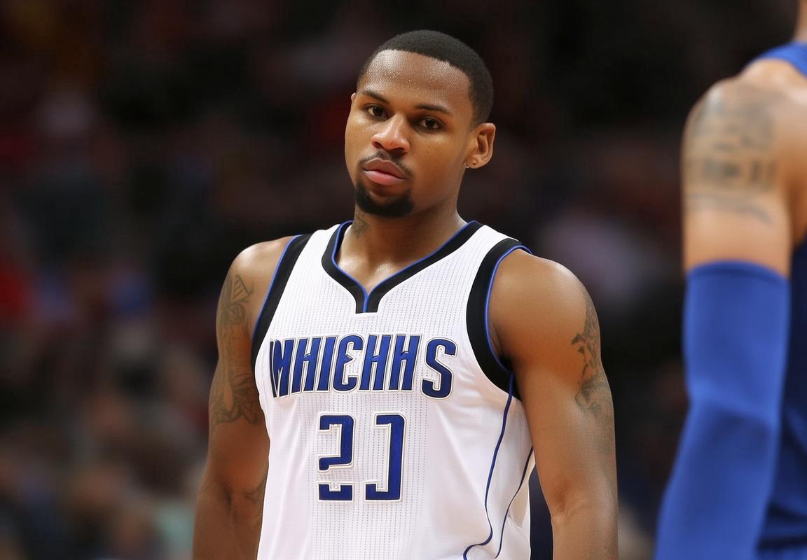 NBA最新传闻：鲍比·马克斯正在考虑交易朱·霍勒迪给独行侠和快船